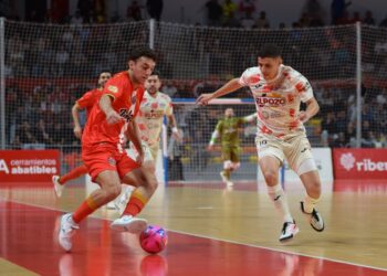El Jimbee Cartagena certifica su pase al playoff tras imponerse a O Parrulo