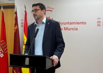 El PSOE denuncia un contrato “a dedo” de 130.000 euros en Murcia y apunta a la falta de control en la gestión municipal
