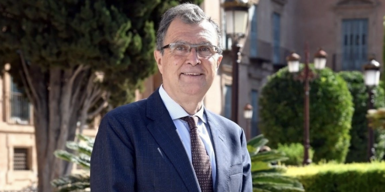 Muere José Ballesta, alcalde de Murcia, a los 67 años
