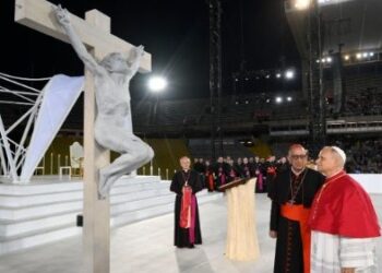 La visita que llevó al Papa tras los muros