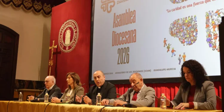 Una ola de despidos en Cáritas Murcia genera inquietud por el futuro de la atención a miles de personas vulnerables