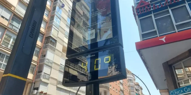Murcia se prepara para los días más duros del verano: la AEMET avisa de temperaturas de hasta 42 grados