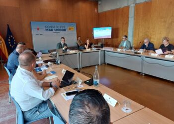 La Región acelera la recuperación del Mar Menor con un nuevo reglamento de vertidos y un plan específico contra los nitratos