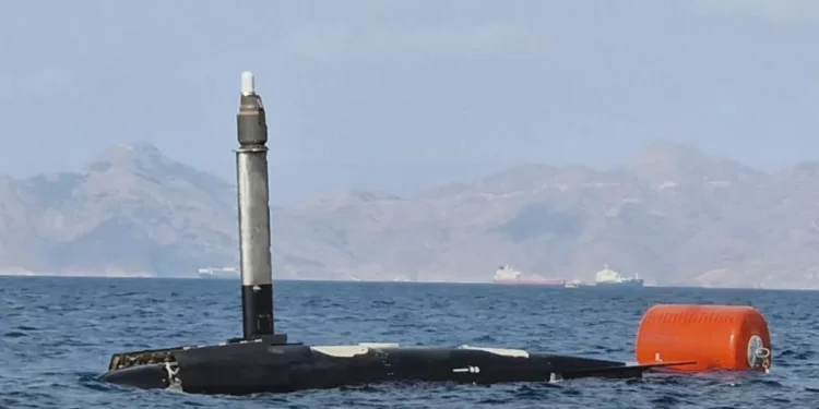 El submarino S-82 ‘Narciso Monturiol’ supera con éxito su primera inmersión y avanza hacia su entrega a la Armada