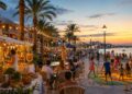 Los Alcázares amplía su programación estival con nuevas actividades para impulsar el turismo familiar y dinamizar el municipio