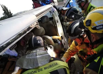 Dos muertos y cinco heridos en un grave accidente entre una motocicleta y una furgoneta en la A-7 a la altura de Alcantarilla