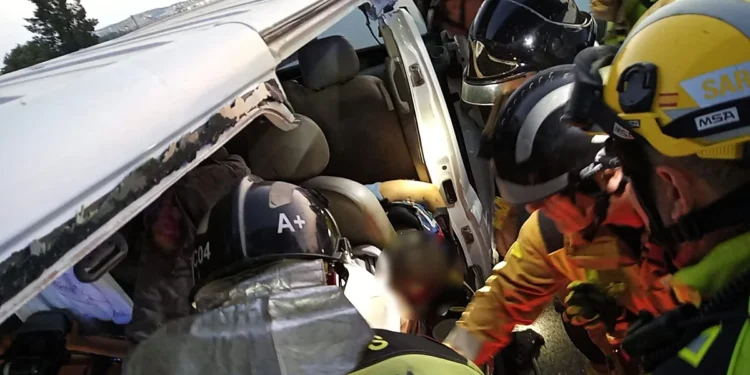 Dos muertos y cinco heridos en un grave accidente entre una motocicleta y una furgoneta en la A-7 a la altura de Alcantarilla