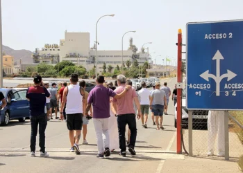 Los trabajadores de Lexan 1 afrontan otro mes de incertidumbre ante la amenaza de cierre en Cartagena