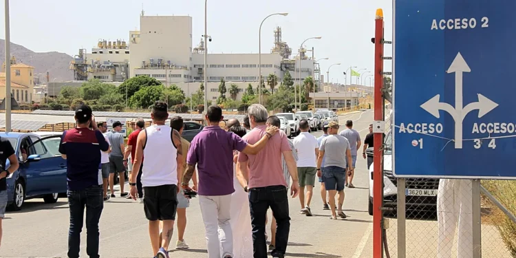 Los trabajadores de Lexan 1 afrontan otro mes de incertidumbre ante la amenaza de cierre en Cartagena