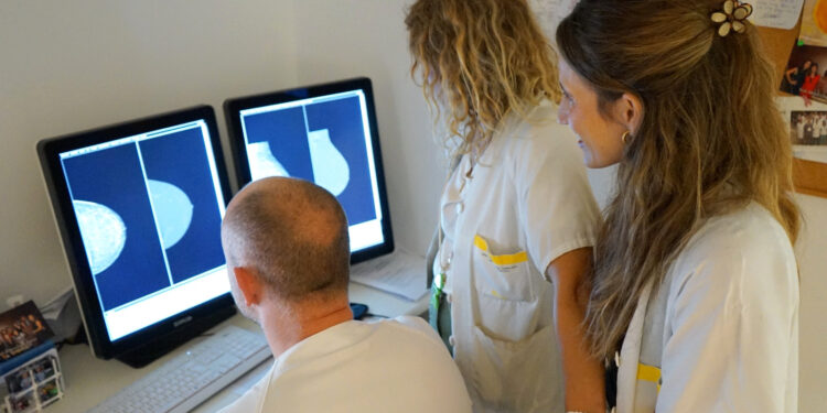 Murcia se suma al primer gran estudio español para anticipar el riesgo individual de cáncer de mama