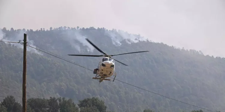 Murcia envía un helicóptero para reforzar la lucha contra el devastador incendio de Huesca