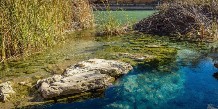 El cañón y la piscina natural escondida de Murcia que se convierten en uno de los grandes refugios del verano