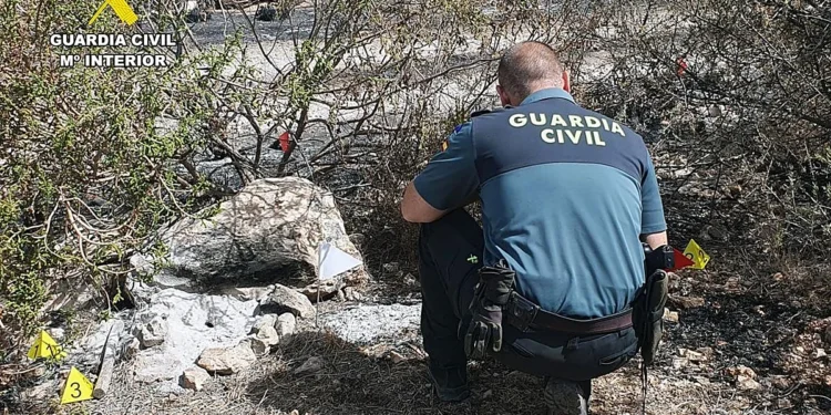 Investigan a un hombre por provocar un incendio forestal con una hoguera para cocinar en Mazarrón