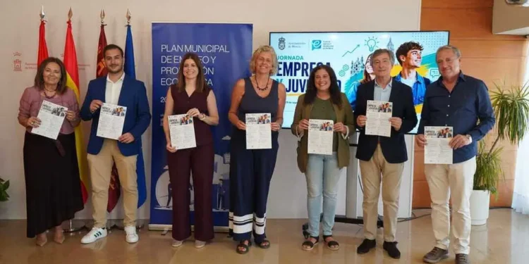 Murcia pone frente a frente a jóvenes y empresas para hablar de empleo, salarios y futuro profesional