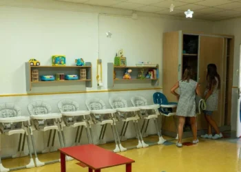 La huelga docente afronta su segunda jornada en Murcia con la estabilidad de los interinos en el centro del conflicto
