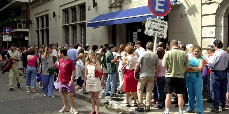 El Supremo mantiene la suspensión del voto de más de 163.000 españoles nacionalizados por la ley de nietos