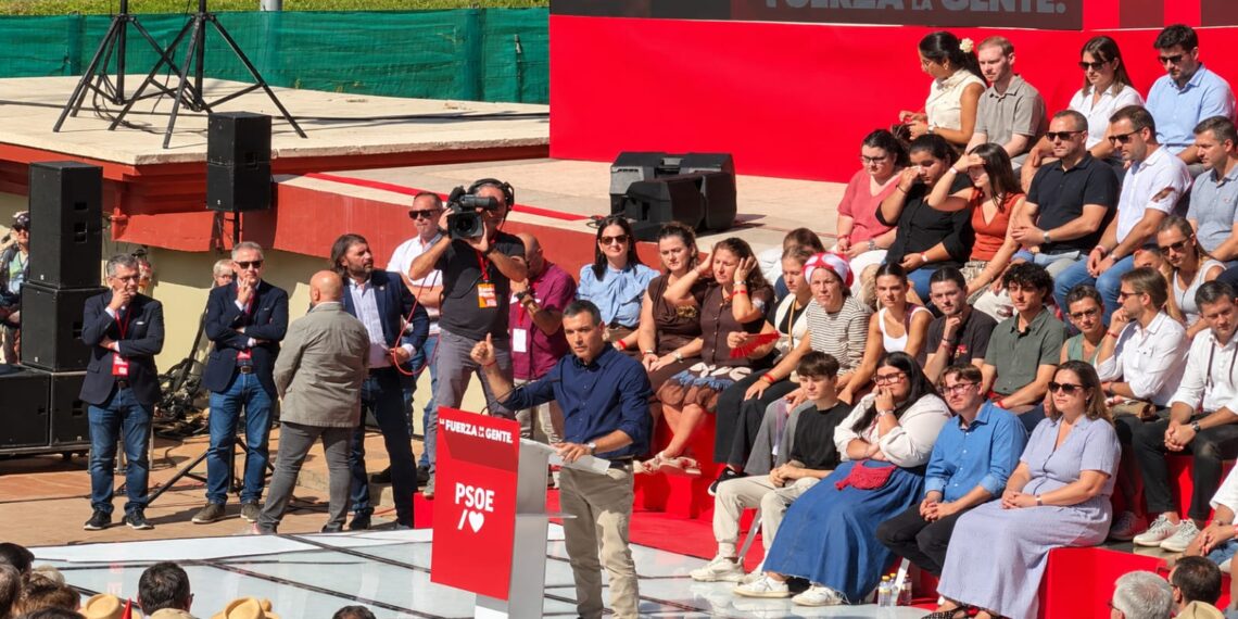 Sánchez llama a llenar las urnas con un discurso de esperanza frente al miedo
